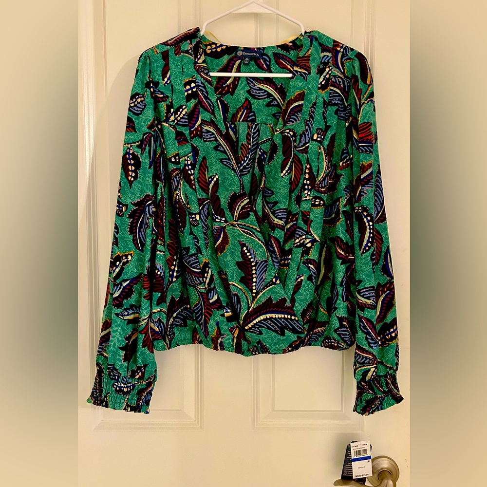 NWT Democracy Floral Blouse Women’s XL HOT FLORAL PRINT!